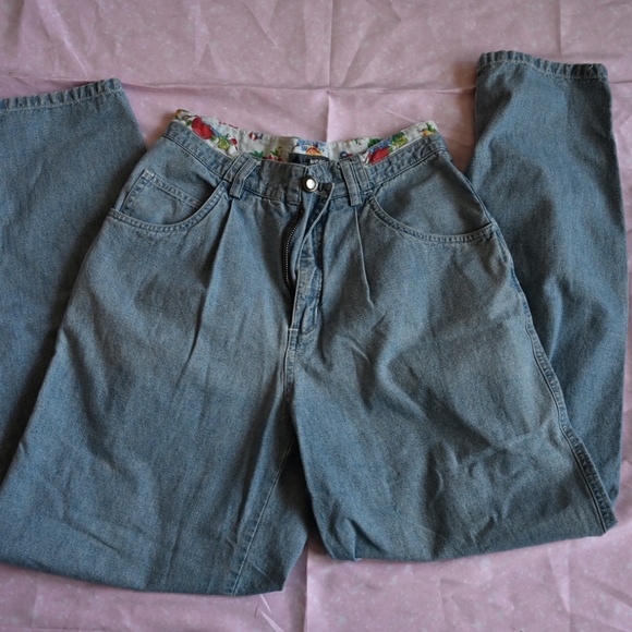 Lizwear Vintage Light Wash High-Rise Jeans w/ Floral Waistband – Size 8 🌸 - Picture 1 of 6